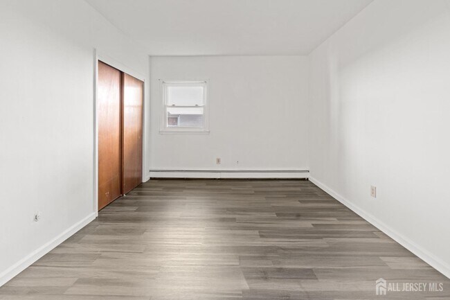 Building Photo - 2063 Elizabeth Ave