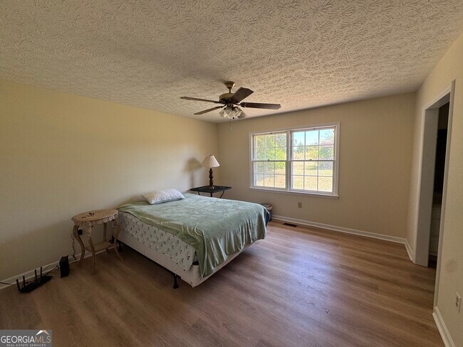 Building Photo - 1041 Limmerick Dr