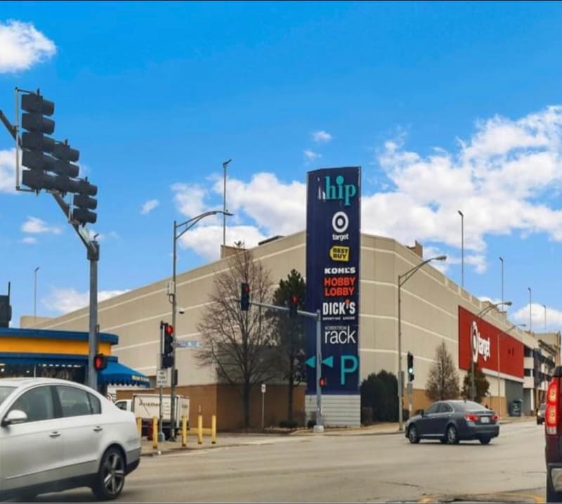 Building Photo - 3850 N Newcastle Ave