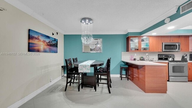 Building Photo - 6 Spinning Wheel Ln