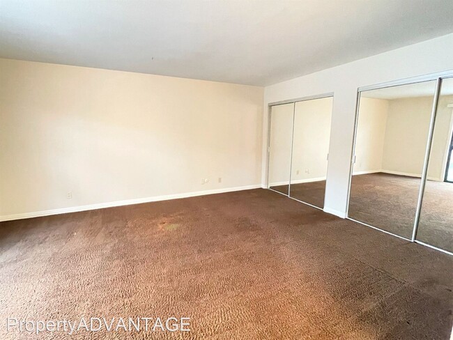 Building Photo - 2 br, 2 bath House - 4705 Marina Dr #21