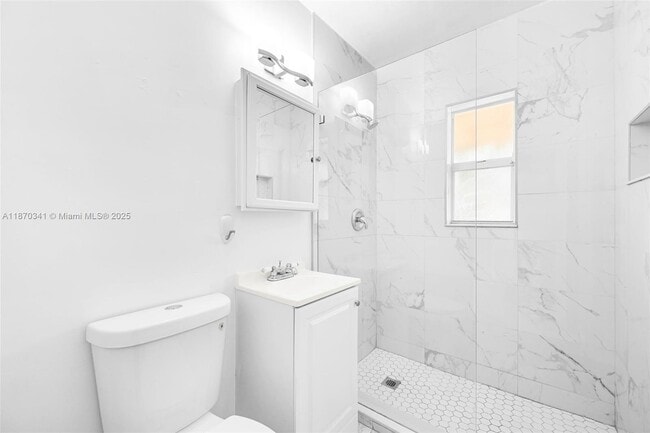 Building Photo - 2622 SW 36th Ave