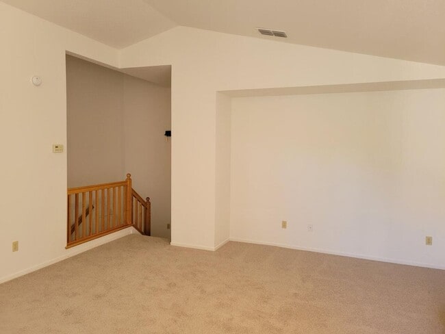 Building Photo - NICE TWO STORY ROCKLIN HOME WITH LARGE BONUS ROOM UPSTAIRS NEXT TO TWIN OAKS PARK & SCHOOLS!