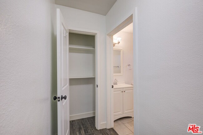 Building Photo - 4309 W Adams Blvd