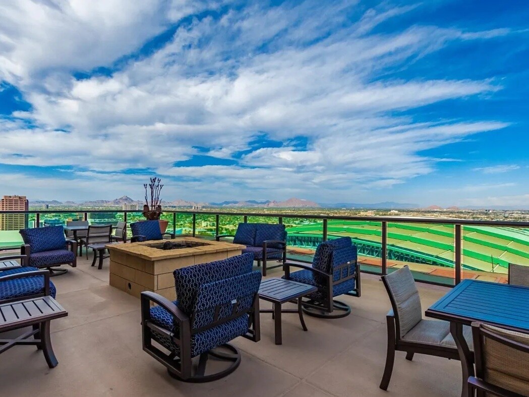 Building Photo - 310 S 4th St