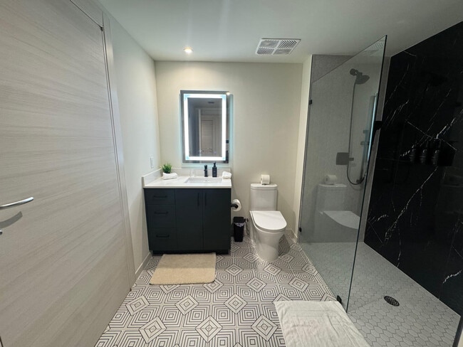 Building Photo - 4220 Laguna St