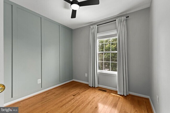 Building Photo - 106 Hackley Ct