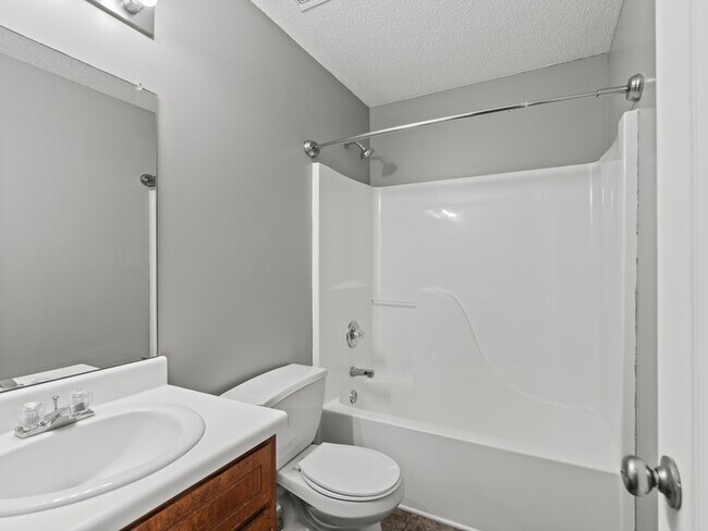 Building Photo - 213 Steppe Ct