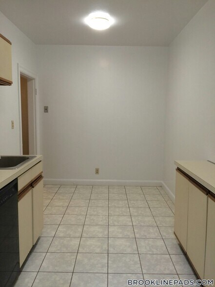 Building Photo - 38 Harris St