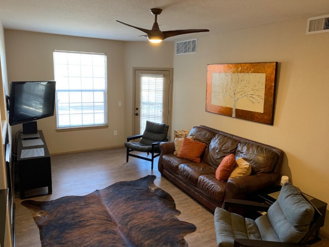 Building Photo - 2855 Blue Sky Cir