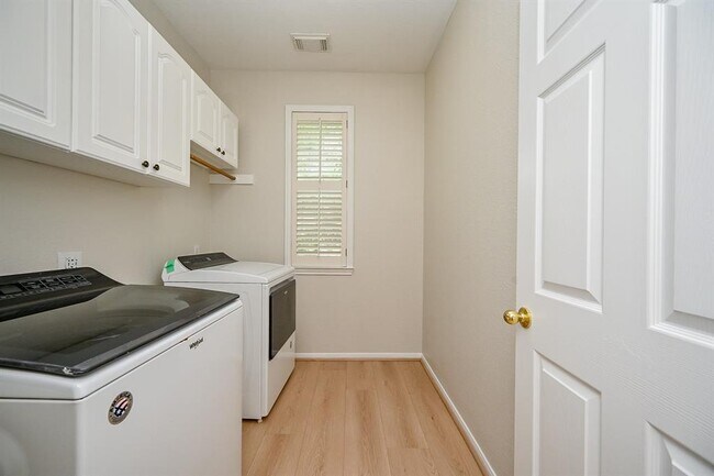 Building Photo - 22511 Bridgehaven Dr