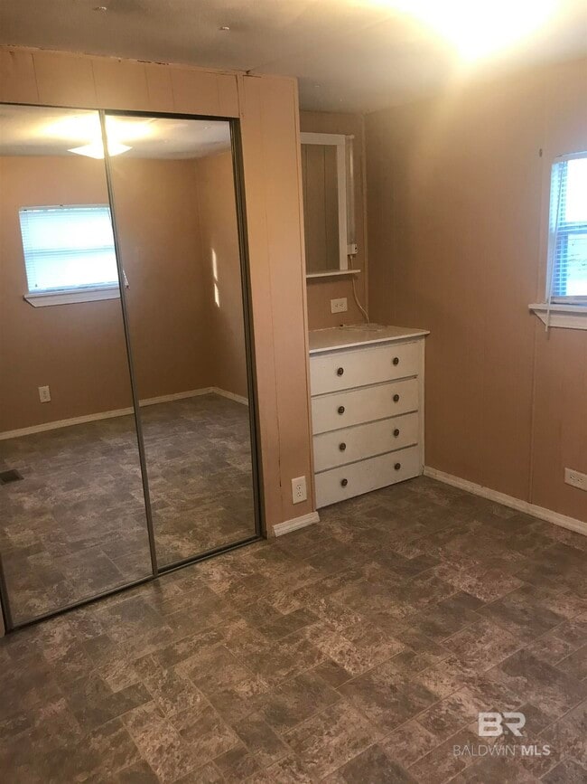 Building Photo - 20370 US-90