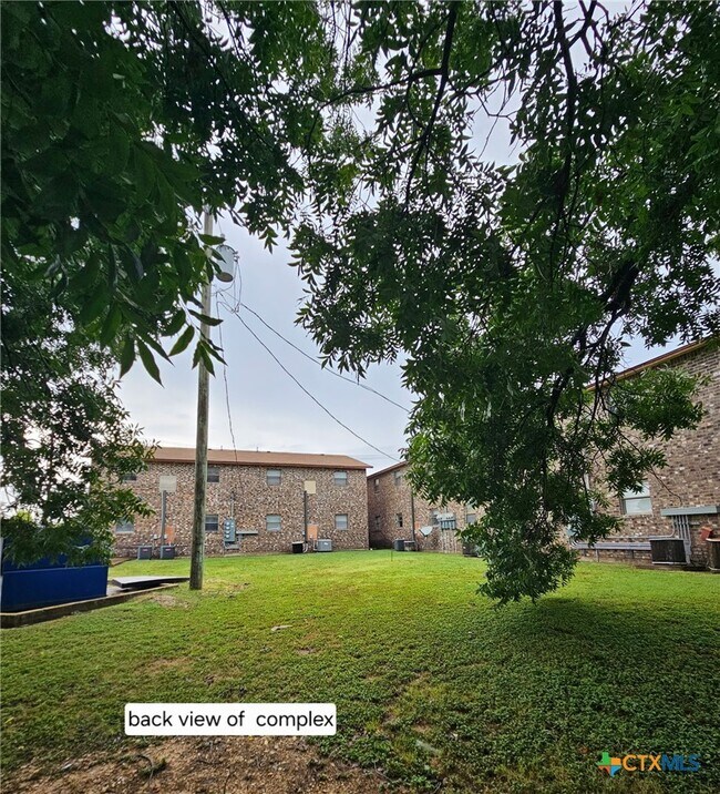 Building Photo - 102 E Avenue A