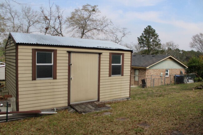 Building Photo - 3 Bedroom 2 Bath W/ Garage Hephzibah!