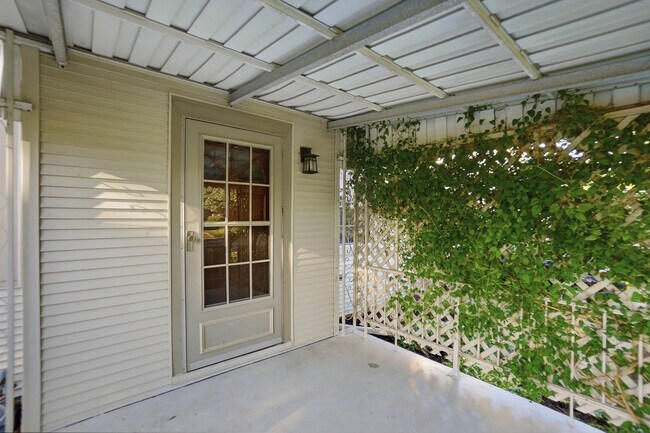 Building Photo - 1028 Colwick Dr