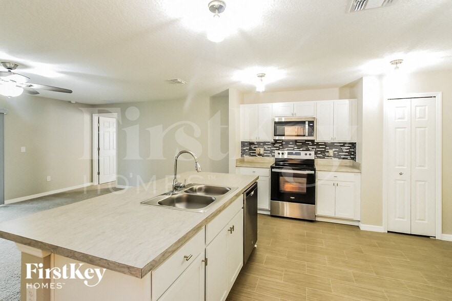 Building Photo - 19 Rykill Way