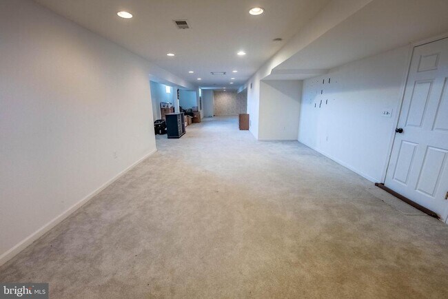 Building Photo - 516 Rachel Dr