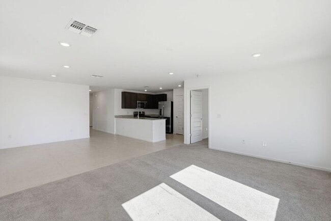 Building Photo - Modern Comfort Meets Desert Serenity – 4 Bed Rocking K Rental Home Available Now!