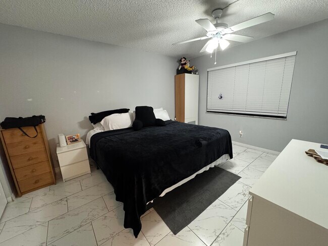 Building Photo - 3265 NW 102nd Terrace