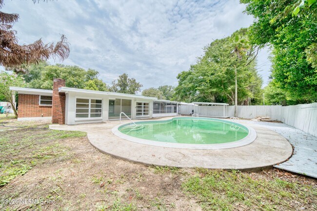 Building Photo - 2517 Palm Ave
