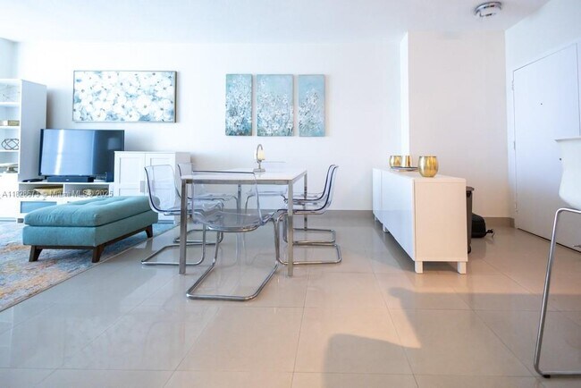 Building Photo - 335 S Biscayne Blvd