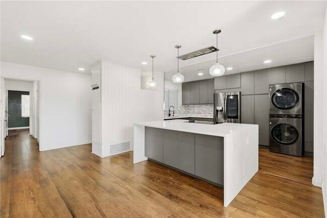 Building Photo - 8291 San Helice Cir
