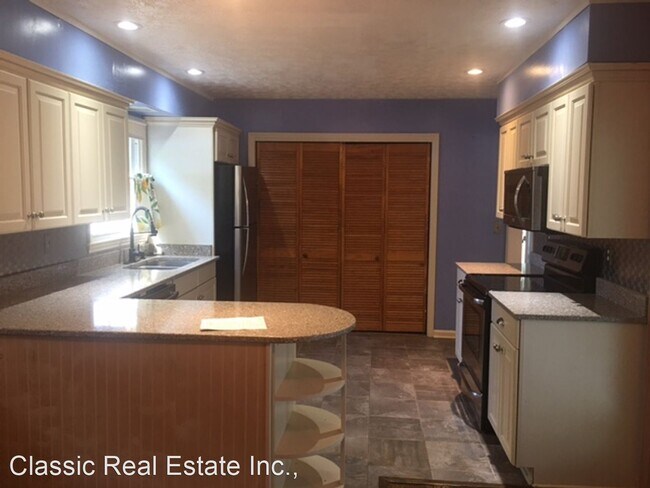 Building Photo - 3 br, 1.5 bath House - 1748 Wyatt Parkway