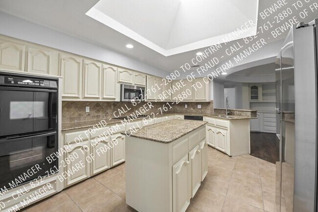 Building Photo - 9145 Drumcliffe Ln