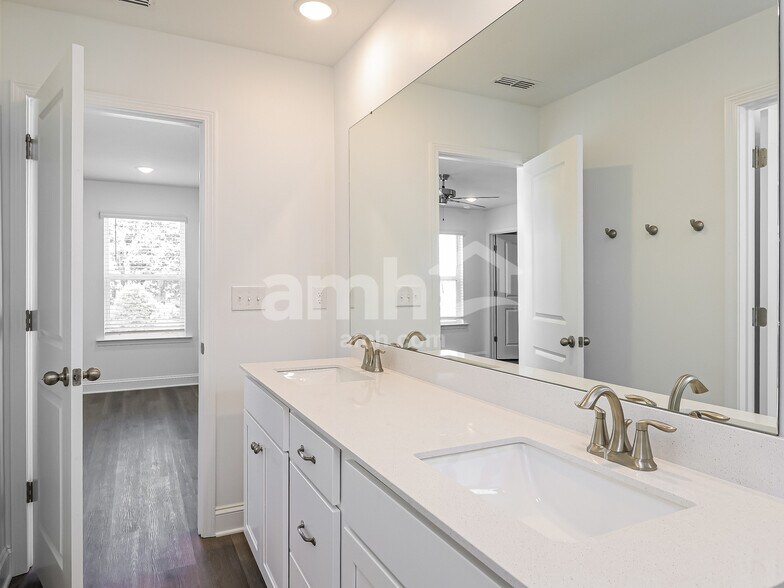 Building Photo - 4051 Williams Pond Rd
