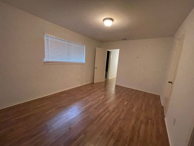 Building Photo - 7219 Tanager St