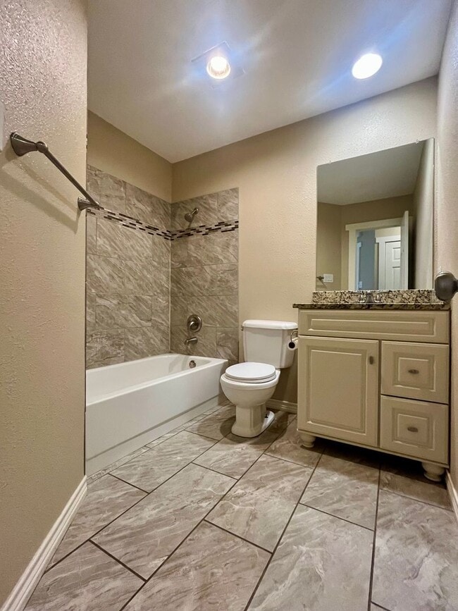 Building Photo - 3/2/2 Single Story Hidden Gem ~ Conveniently Located to RAFB, SAMMC & shopping ~ Move in Ready!