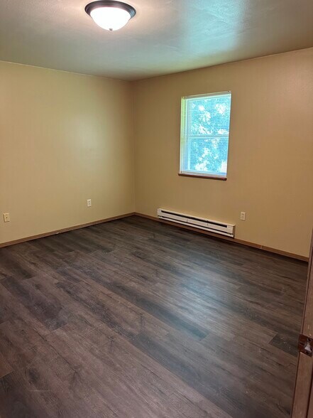 Bedroom - 309 n pleasant St