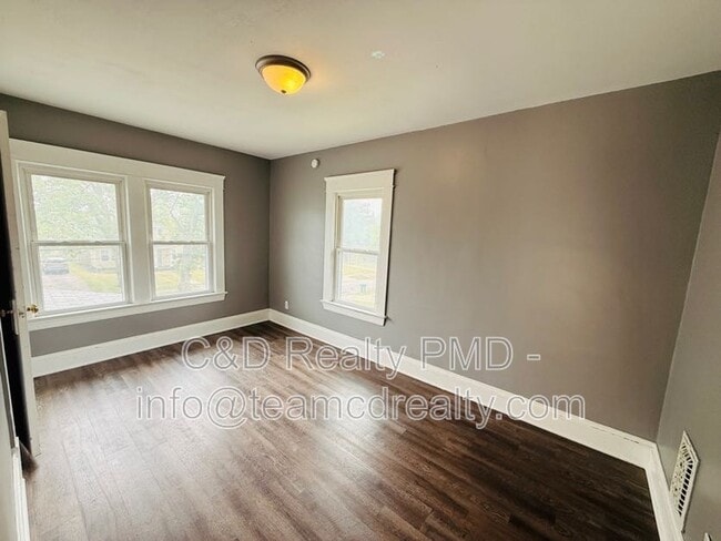Building Photo - 15925 Friend Ave