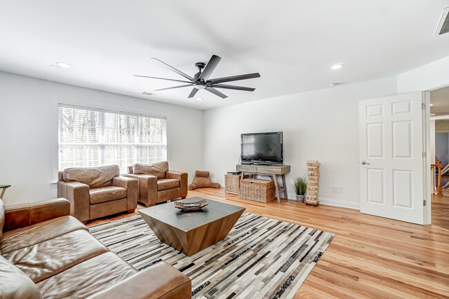 Building Photo - 1024 Patricians Ln