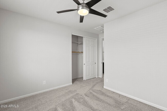 Building Photo - 130 N Bay Dr