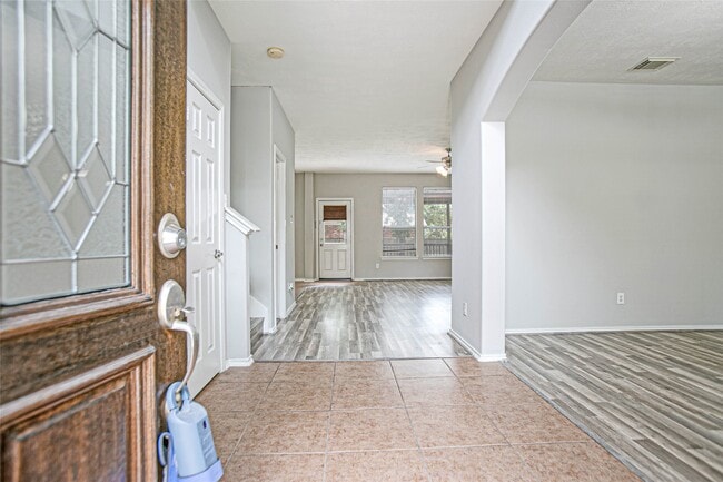 Building Photo - 43 W Spindle Tree Cir