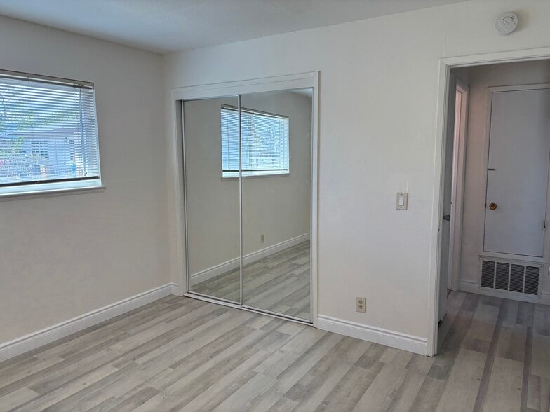 Building Photo - 643 Bolton Ct