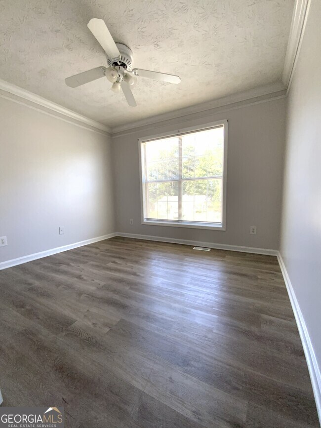 Building Photo - 5600 Sugar Crossing Dr