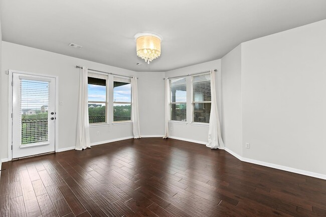 Building Photo - 9621 Solana Vista Loop