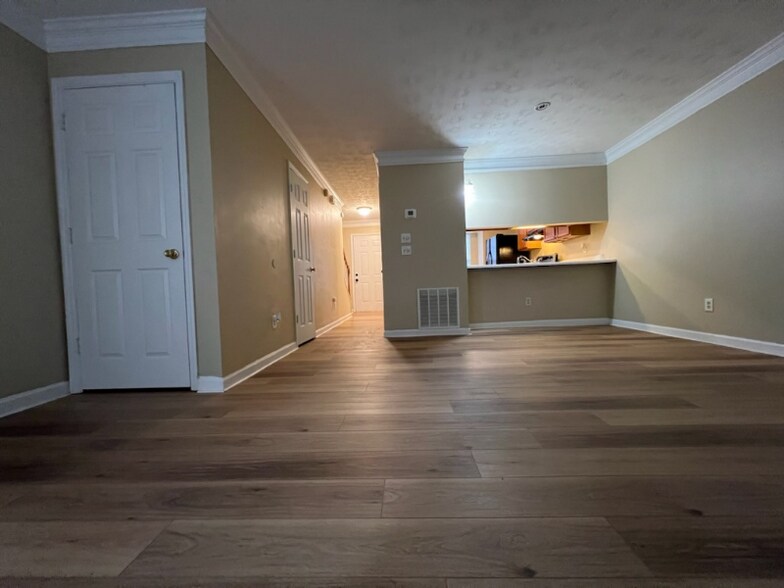 Building Photo - 3824 Meadow Green Ct
