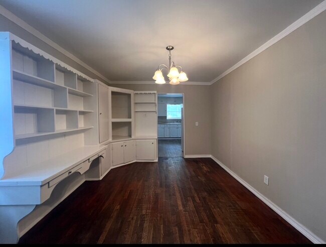 Building Photo - 415 Randall St