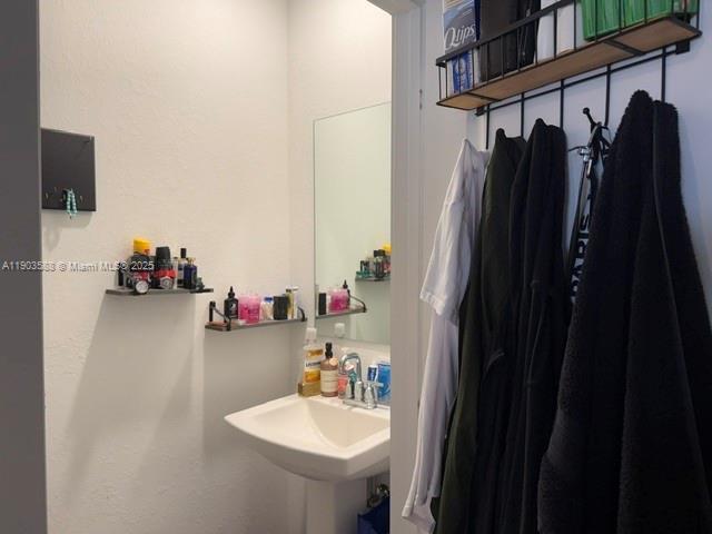 Building Photo - 2357 SE 10th St