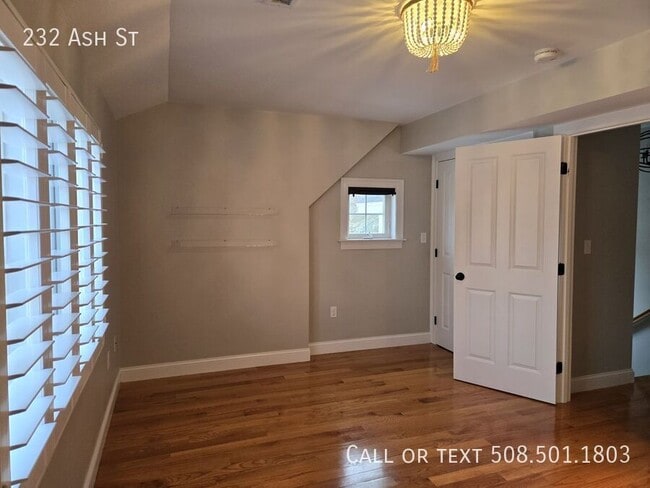 Building Photo - 232 Ash St