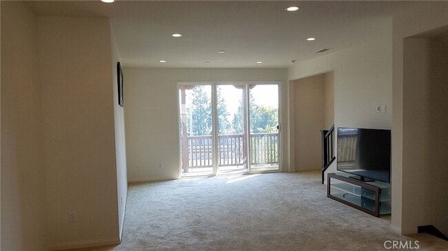 Building Photo - 908 N Acacia Ct