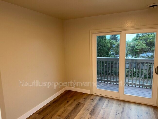 Building Photo - 3387 Mission Dr