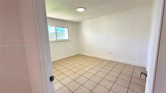 Building Photo - 7470 Miami Lakes Dr
