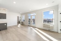 Building Photo - 43-45 W 32nd ST Unit 501