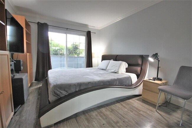 Building Photo - 650 Alamo Ct