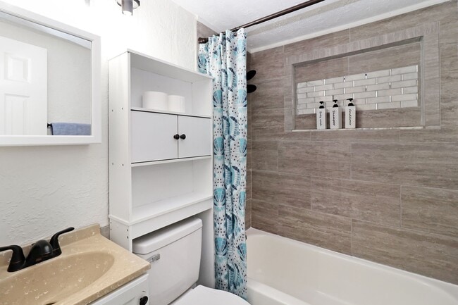 Building Photo - 6501 64th Ave N