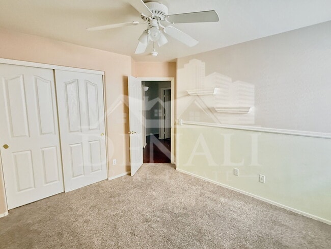 Building Photo - 4330 E Cottonwood Ln